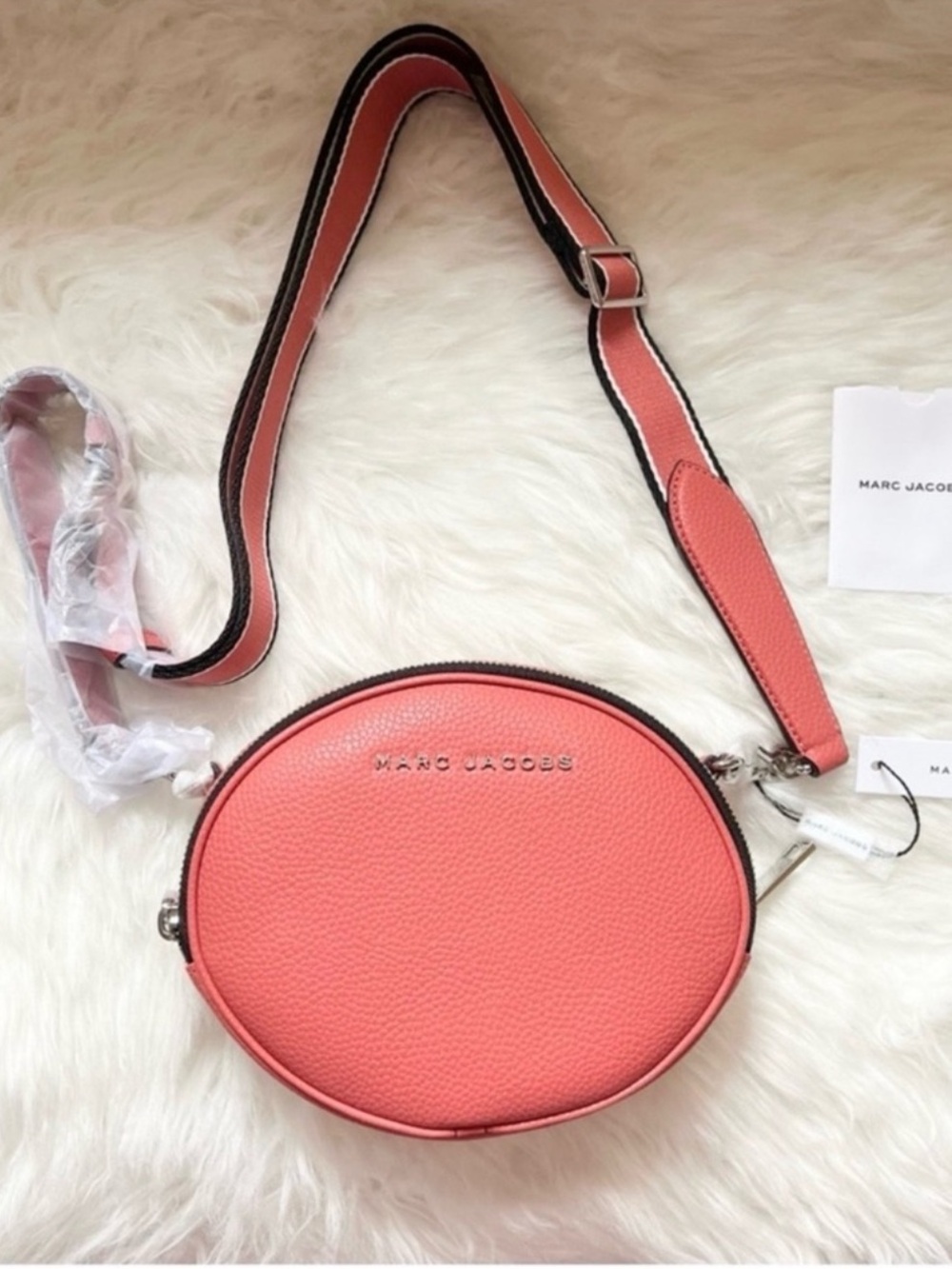 New! MARC JACOBS Logo The Rewind Round Crossbody Bag in Pebbled Leather